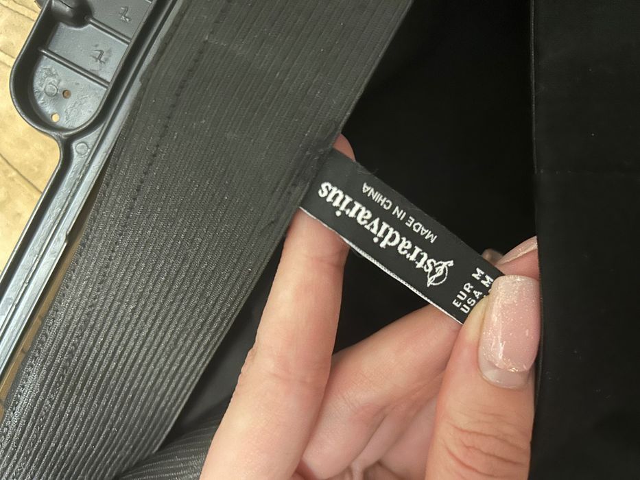 Черна пола с цепка Stradivarius