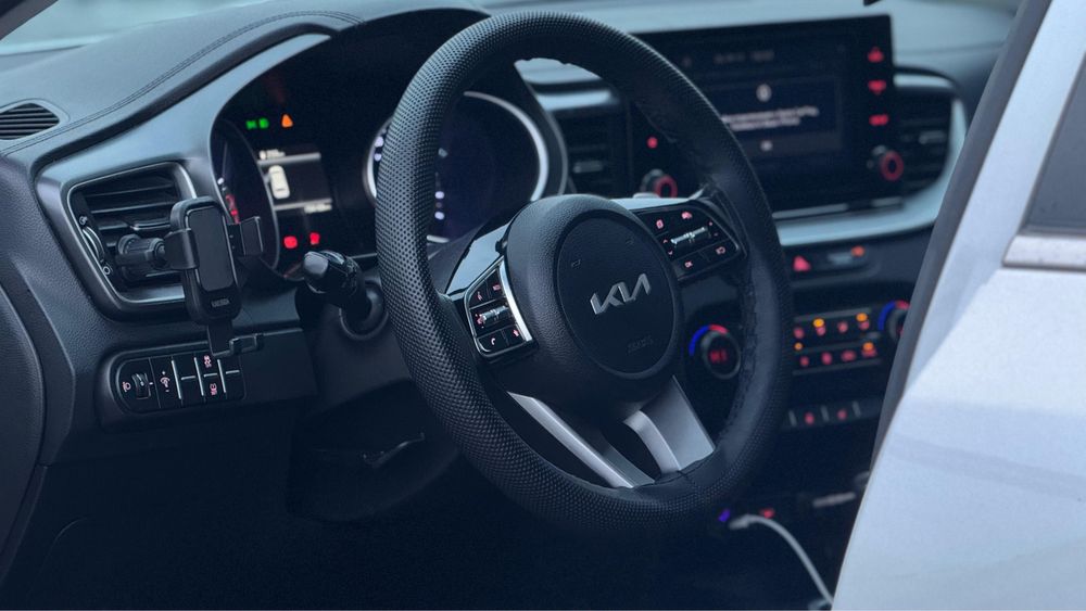 Продам машина kia seed