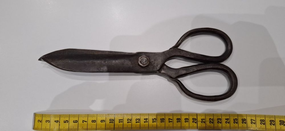 стара кована ножица