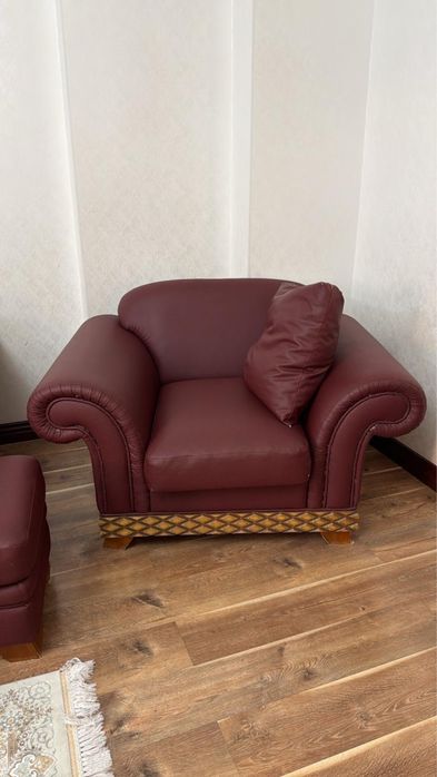 Продается Диван в комплекте