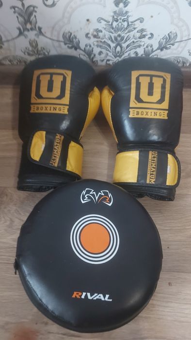 Перчатки боксёрские