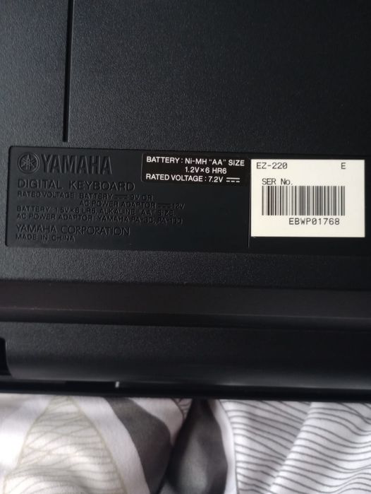 vand pian electric (electronic) yamaha ez 220