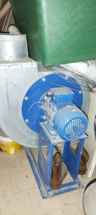 Вытяжка-улитка новая