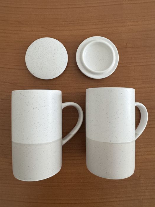 2 cani mari cu capac - sunt noi