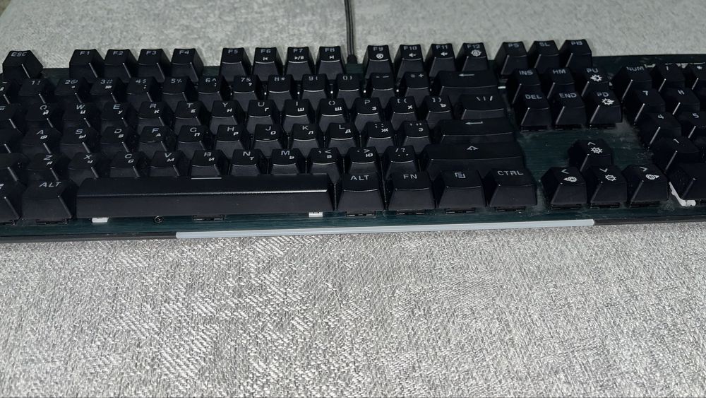 Продам клавиатуру HyperX Alloy MKW100