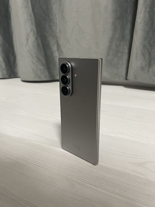 Samsung Galaxy  Z Fold7 256GB Silver Shadow