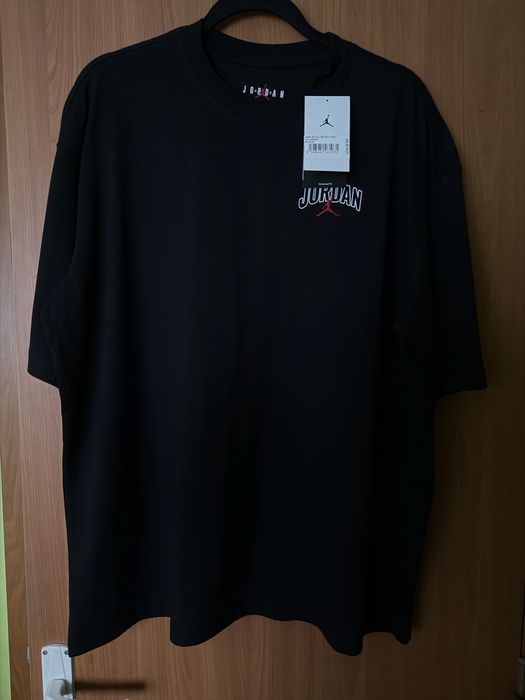 Tricouri Tommy Jeans si Jordan Marimile M