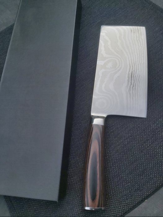 Нож в японски стил в подаръчна кутия