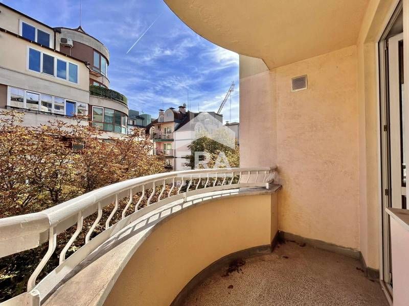 Дава се под наем Тристаен апартамент в София, Стрелбище - 106 кв.м за 900 € - Снимка #8