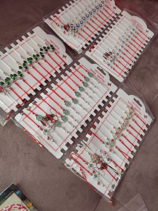 Мартеници нови за баба Марта