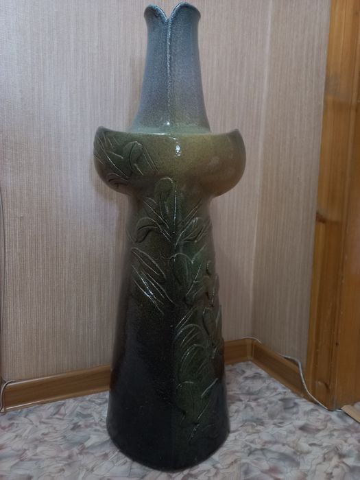 Продаётся керамическая напольная ваза