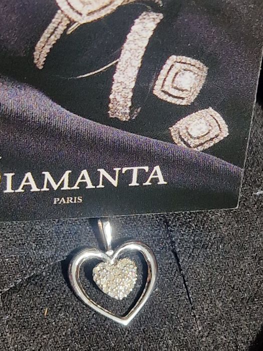 Златно сърце с диаманти