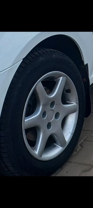 Jante aliaj R 15 Renault ,dar potrivesc  și pt Logan