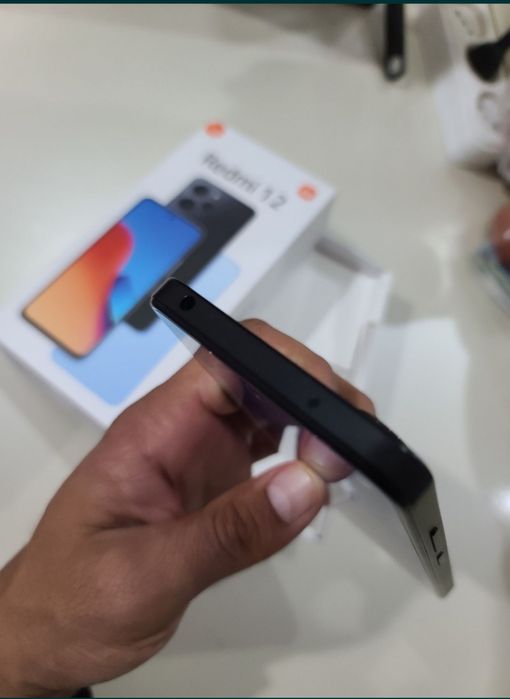 Redmi 12. 128gb yengi
