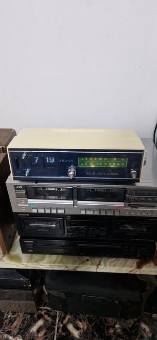 Radio cu ceas Flip,vintage Nemco  9FC-2052