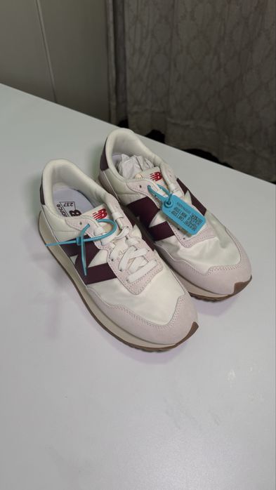 New Balance NB 237