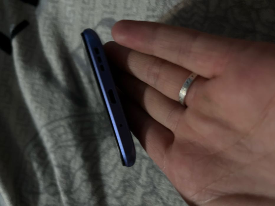 Срочно продам телефон