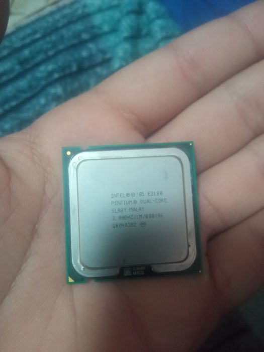 Intel Core 2 Duo E8400
Основные характеристики:
Частота: 2.66 ГГц
Кэш-