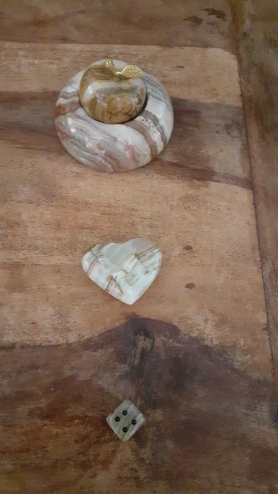 антикварно слонче и други от мраморен Оникс