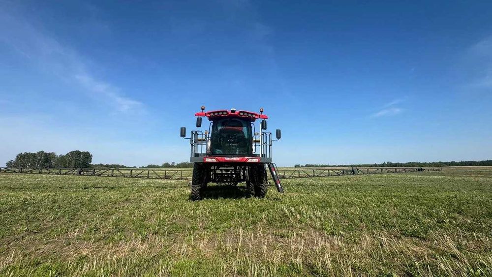 Самоходный опрыскиватель SAPSAN 3000