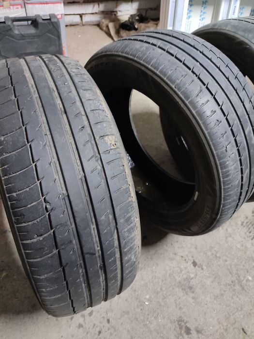 Продам летнию резину.