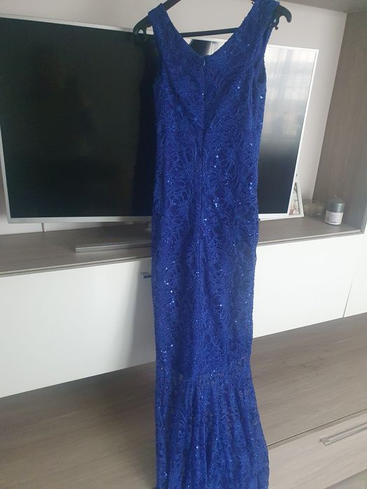 Vând rochie tip sirena marimea S