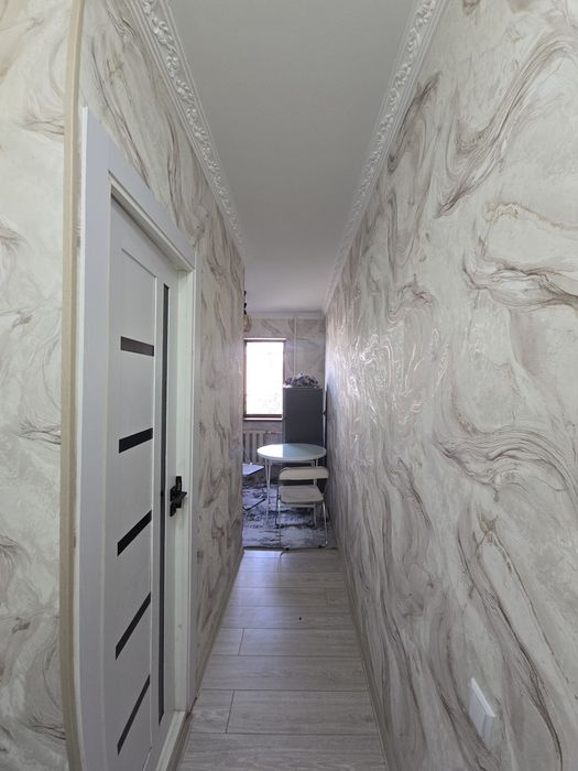 Сотилади 1-хоналик квартира панельный 5-каватли домнинг 4-каватида