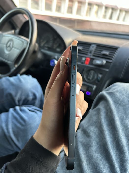 айфон 13 на гарантий