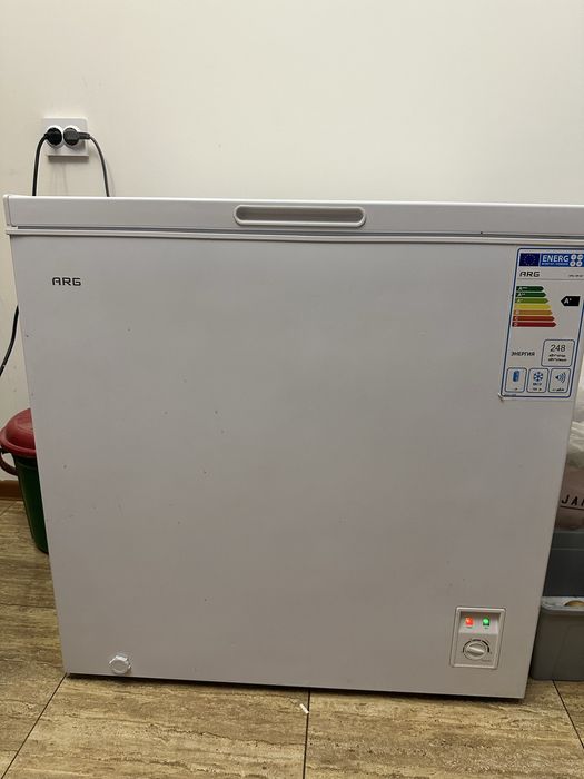 Продам морозильник