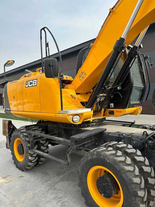 ekskavator  a'lo holatda 2022 i