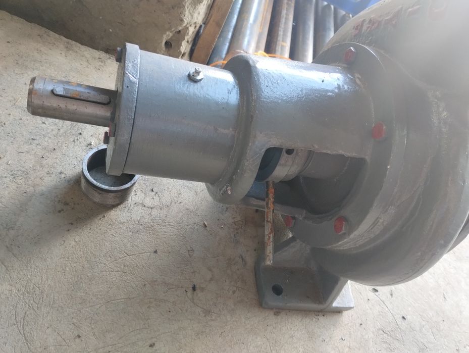 Pompă noroi foraj, 100 metri adâncime