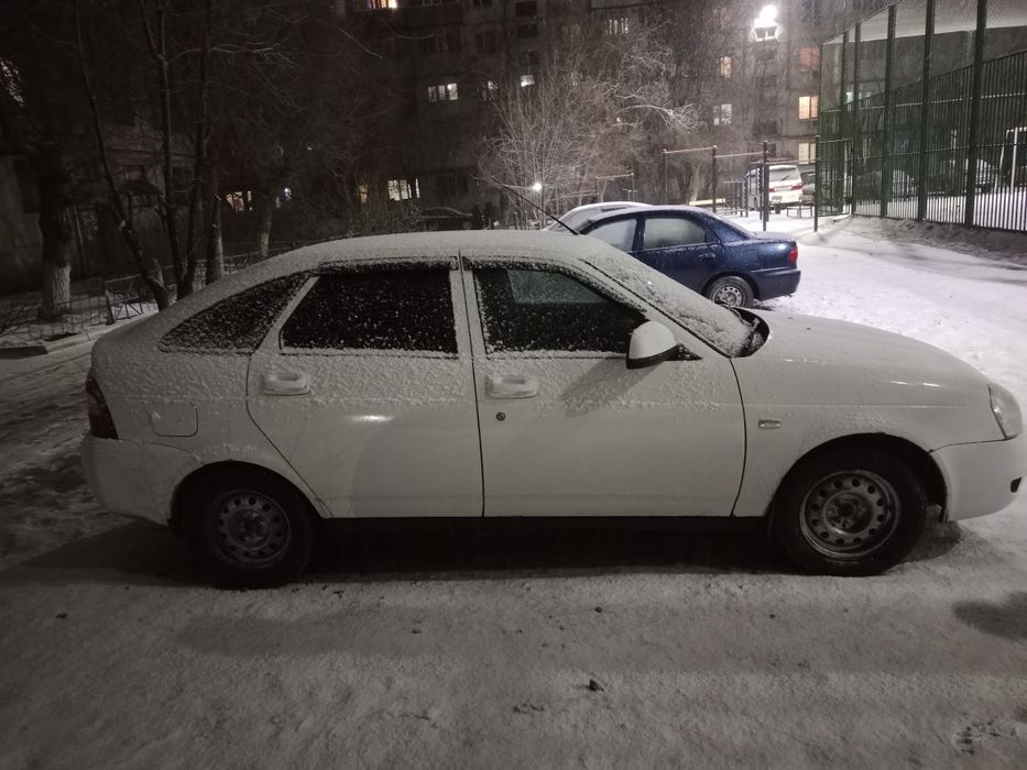 Приора хэтчбек 2012 года