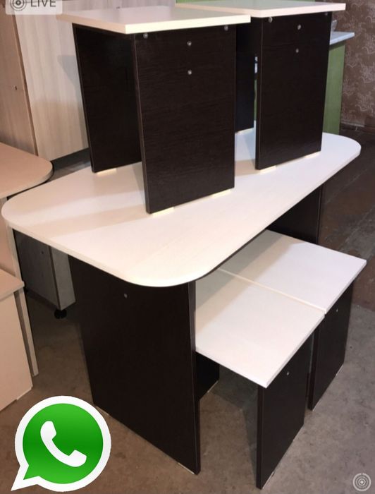 Продам кухонный стол +4 табуретки