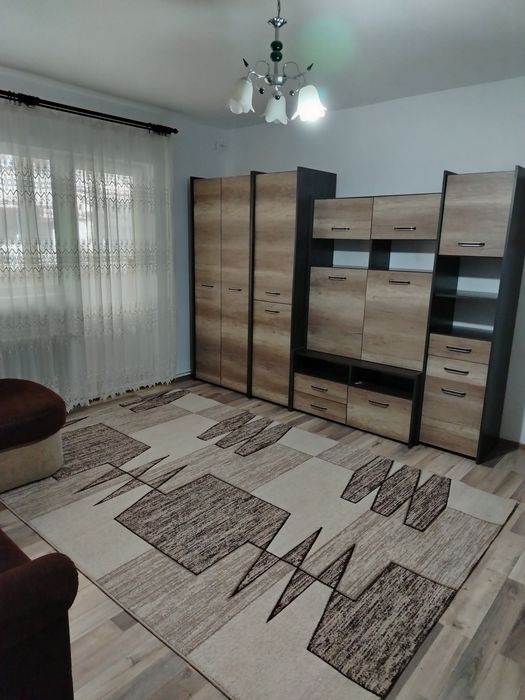 Închiriez apartament 2 camere
