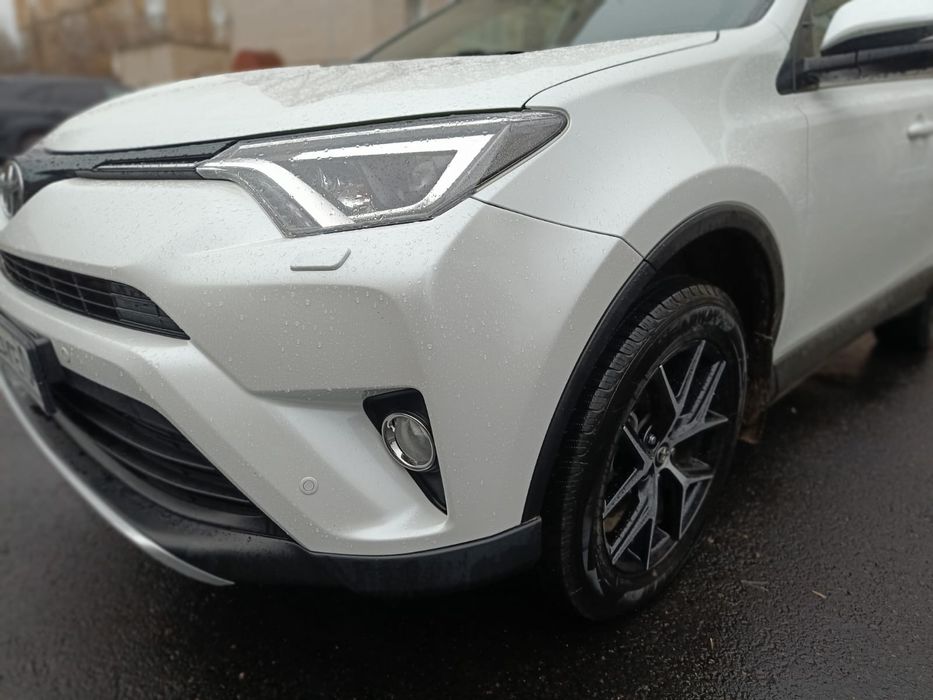 ToyotaRAV4 автомат2.5 Европеец