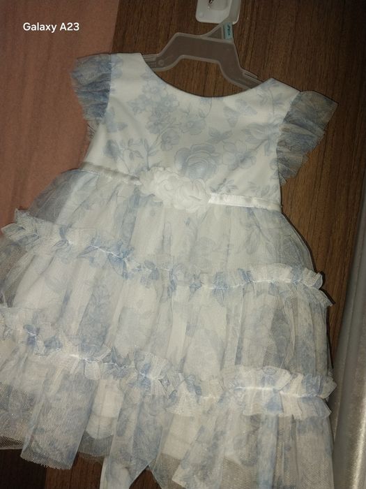 Продам платье на 6-9 месяцев