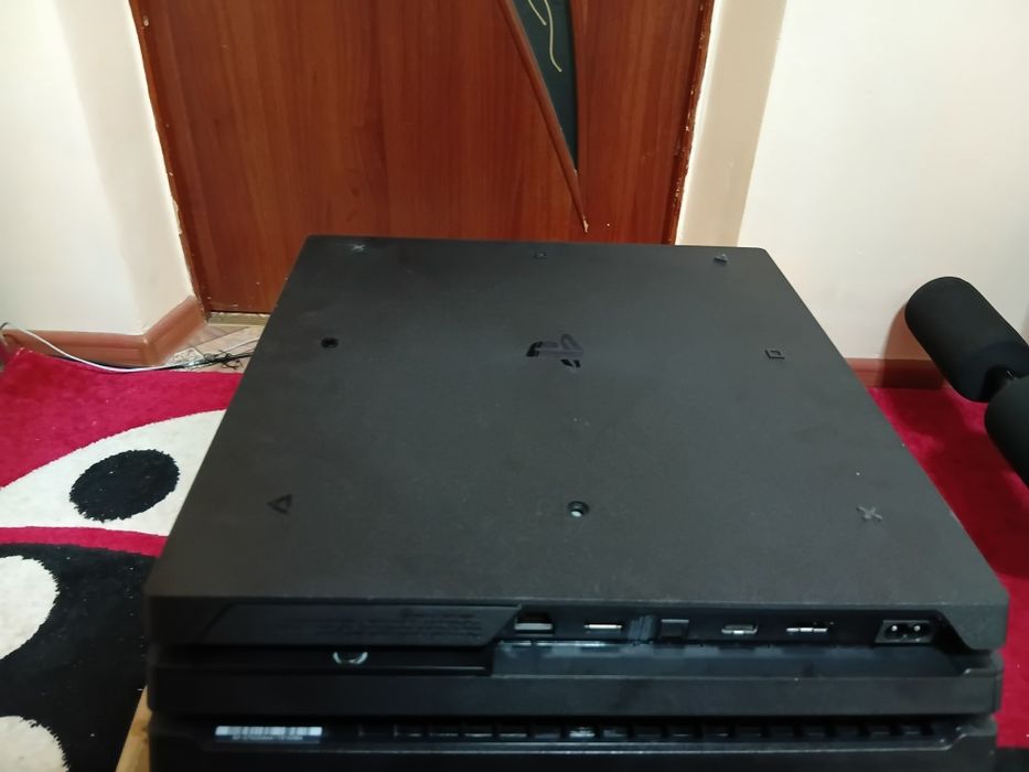 Play Station 4pro 1tb