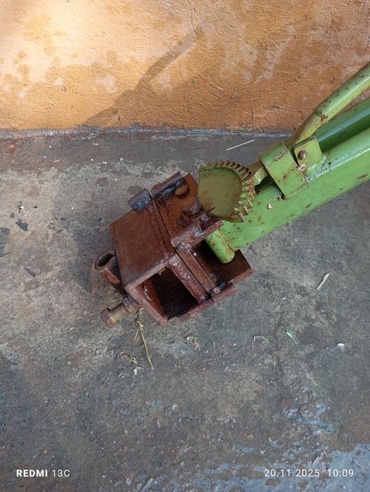 Мотоблокга плуг сотилади