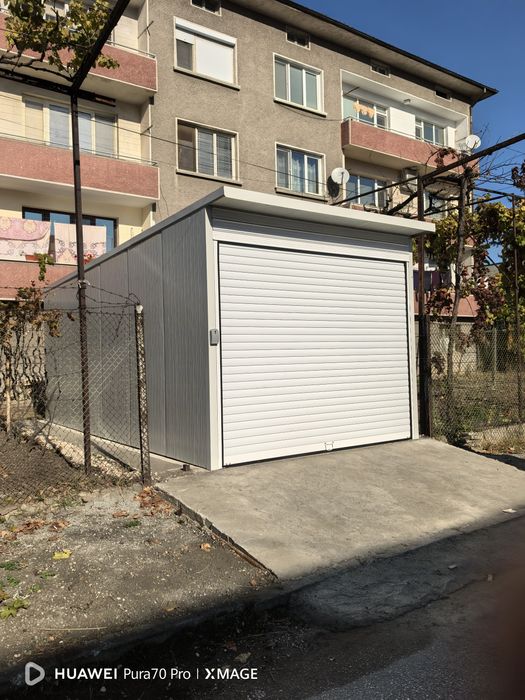 Произвежда гаражни клетки от термопанели