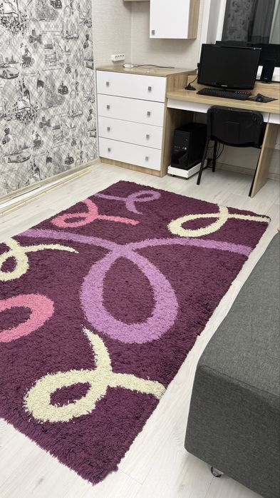 Продам ковер в хорошем состоянии