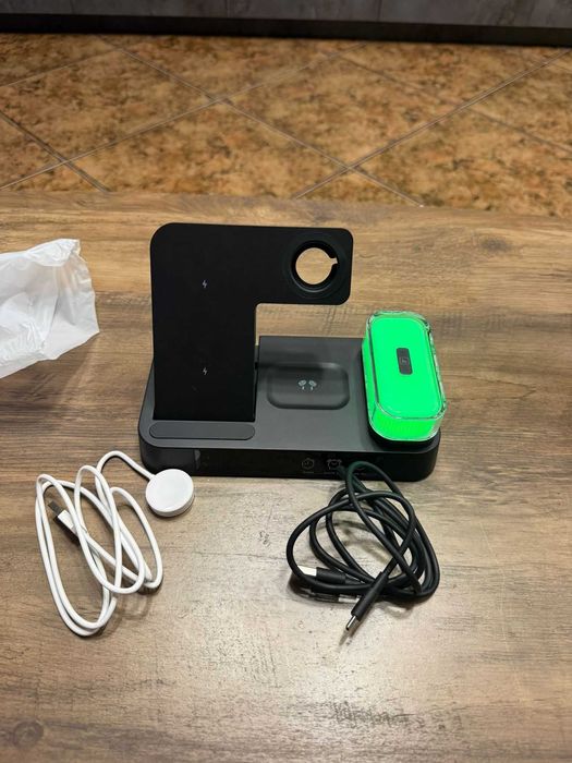 Stație de încărcare wireless 4 in 1