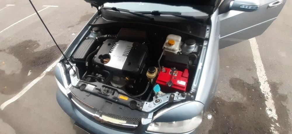 Ласетти сотилади