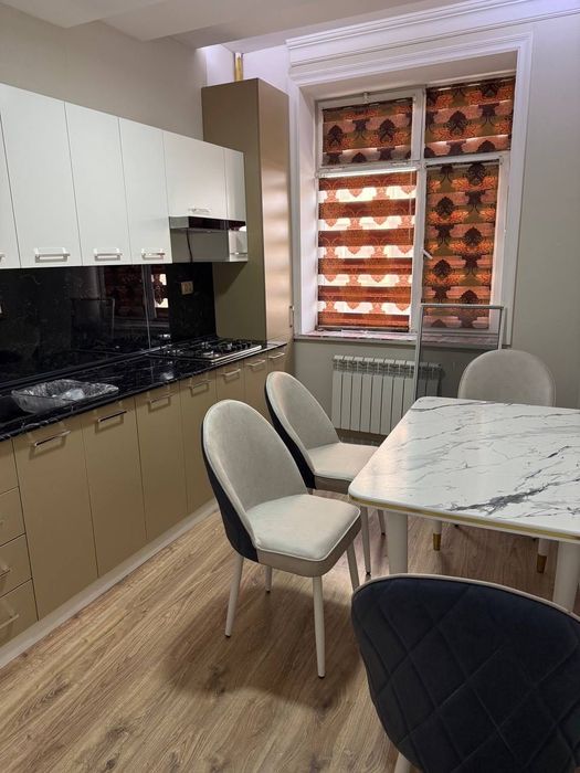 Продам 3 комн квартира новостройка, кирпич, 2 этаж, ремонт, Яшнабад