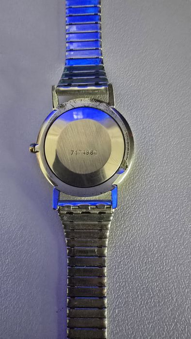 Продам часы Луч механика