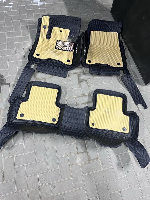 Продам автоковрики 3Д