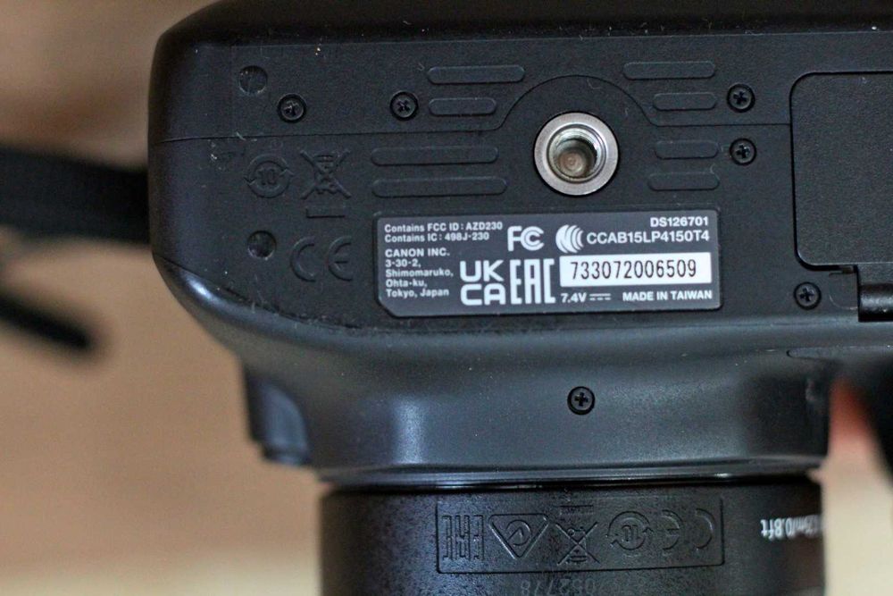 Canon Eos 4000D + Kit 18-55mm III