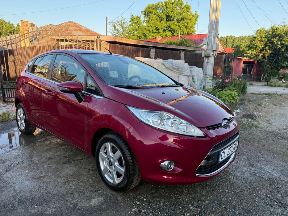 Vand Ford Fiesta 1.2l benzina defect
