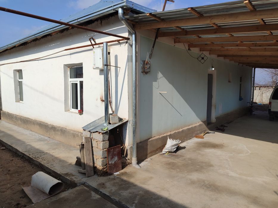 Uy sotiladi Yangiyoʻl tumanida