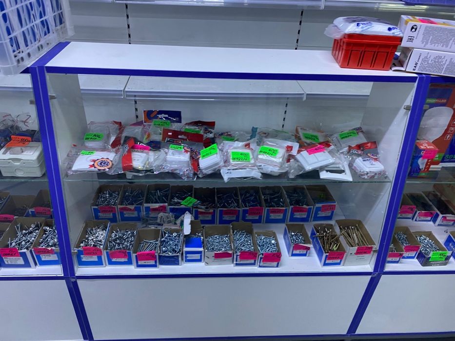 Продаю строй материалы срочно