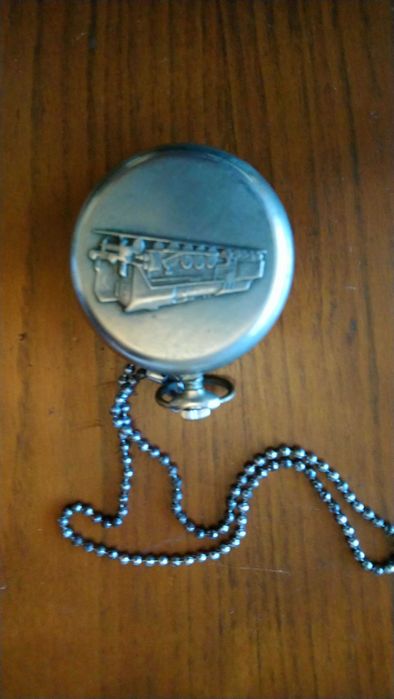 Съветски джобен механичен часовник.